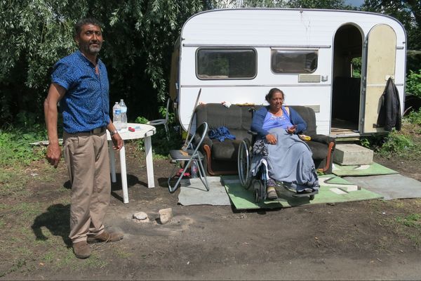 L'une des familles bulgares vivant aux Iles Noires, à La Riche. La mère a été victime d'un AVC. 