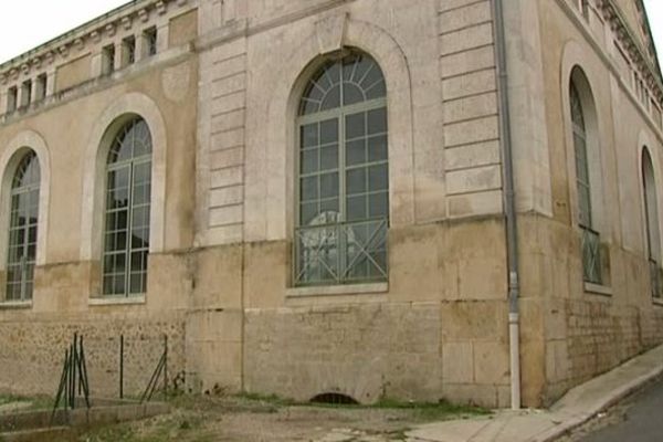 La halle de Brienon-sur-Armançon a été construite en 1844.