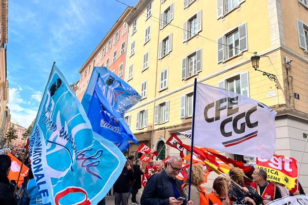 Environ 600 personnes ont manifesté à Bastia le 13 avril dernier.