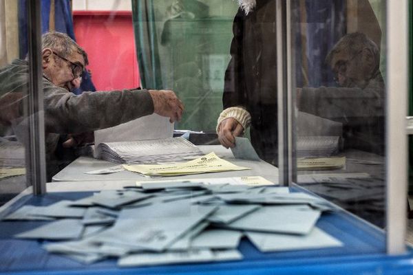 Les bureaux de vote sont ouverts jusqu'à 19 h en Poitou-Charentes. 