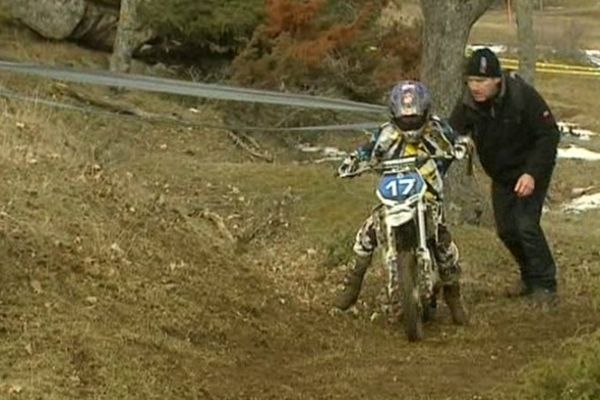 L'engouement pour l'enduro kid ne se dément pas. 130 concurrents sont en lice cette année. Des enduristes en herbe venus, avec leurs parents, de toute la France.