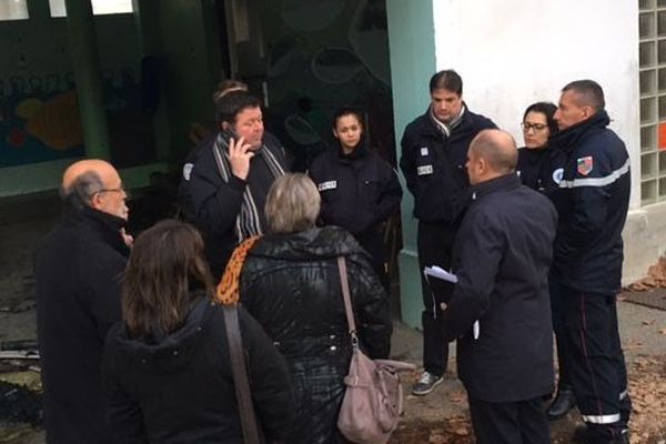 L'école maternelle Jules Ferry, à Bagnols-sur-Cèze, dans le Gard, a été ravagée par un incendie d'origine criminelle - 3 décembre 2016