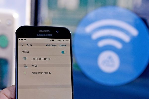 Du Wi-Fi dans des TER de la région Auvergne Rhône-Alpes (ligne Mâcon - Lyon - Valence). L'expérience lancée ce mardi 28 août 2018 doit durer 18 mois...