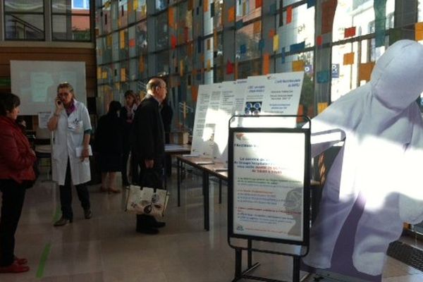 Une opération portes ouvertes à l'hôpital Saint-Joseph, à Paris, à l'occasion de la journée mondiale de prévention des AVC.