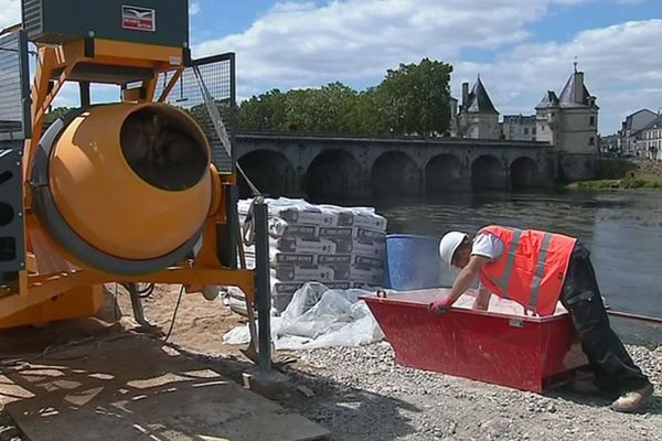 L'aménagement des bords de Vienne à Châtellerault va se prolonger jusqu'au mois de décembre.