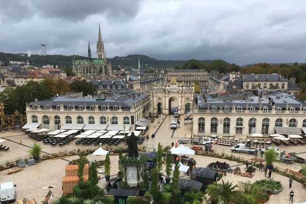 Place Stanislas à Nancy en préparation pour la 16ème édition du jardin éphémère