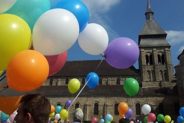 Pour mettre en valeur le village, plusieurs animations sont prévues, comme ce lâcher de ballon ce matin.