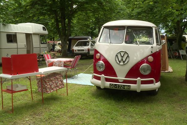 Le "Combi" Volkswagen fait bien évidement partie des stars incontournables du retrocamping.