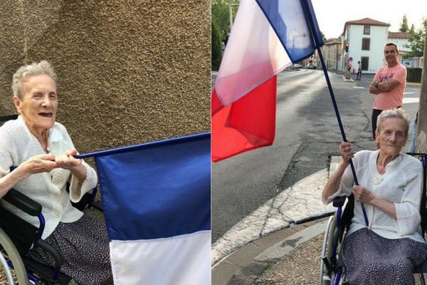 Elle se prénomme Thérèse et vit chez elle à Pont-du-Château, dans le Puy-de-Dôme. Même si elle se déplace en fauteuil roulant, dimanche 15 juillet, elle a tenu à sortir dans la rue pour fêter la victoire de la France en Coupe du monde.