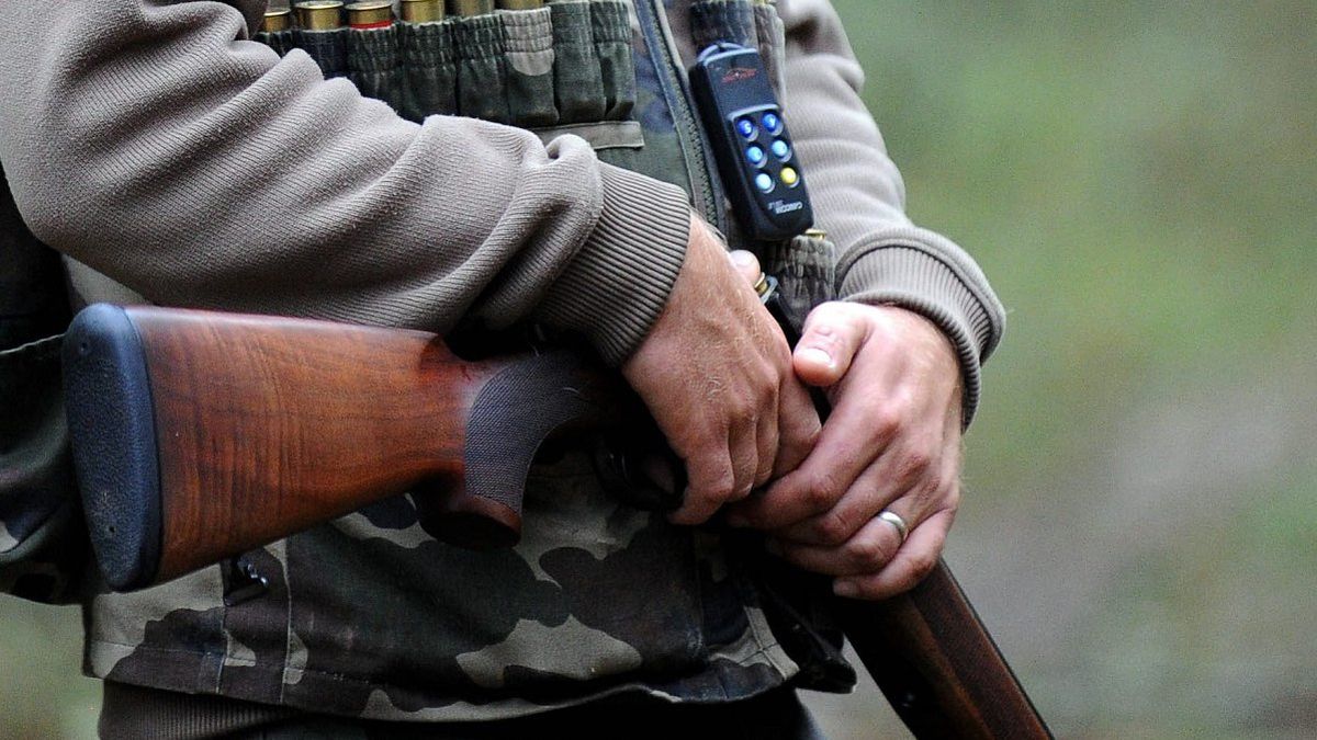 Un chasseur tu lors d une battue au chevreuil dans le Tarn