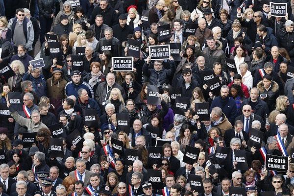 Samedi matin, près de 25 000 personnes manifestaient à Nice. 