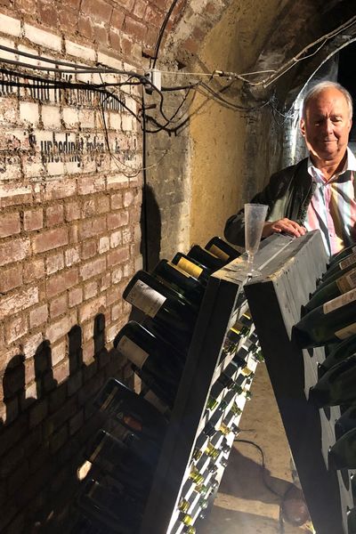 Dans les anciennes caves de "champagne alsacien" à Pfastatt (68).