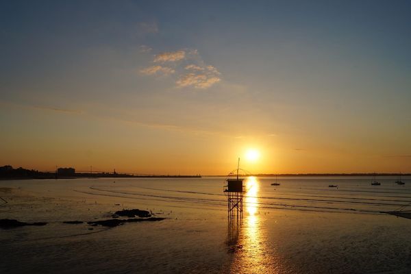 Les soleil se lève dans l'estuaire de Saint-Nazaire