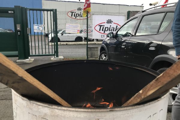 Fin de grève chez Tipiak à Saint-Aignan-de Grand-Lieu près de Nantes, les salariés ont obtenu une augmentation de salaire de 70€ bruts après 15 jours de conflit