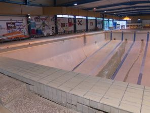 La piscine d'Hazebrouck pourrait fermer définitivement à cause d'importantes fissures dans le bassin