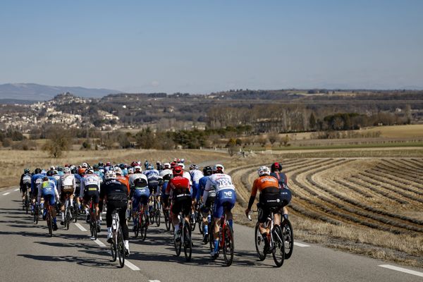 Le Tour de La Provence lors de son étape à Manosque le 13 février 2022.