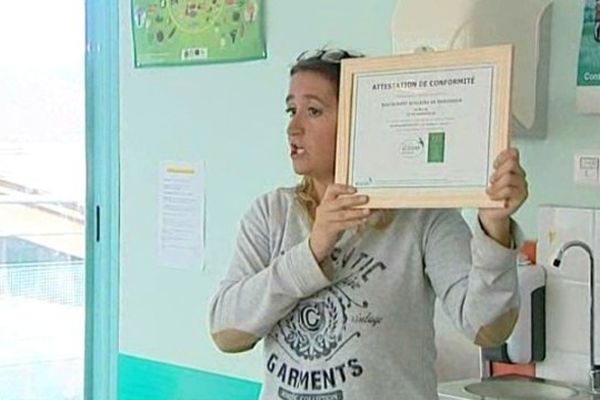 C'est officiel, la certification Ecocert est attribuée à la cantine. Tout ce qui se consomme dans cet établissement est bio, produit dans un circuit court, cuisiné sans apport de produits industriels. Les enfants mangent sainement.