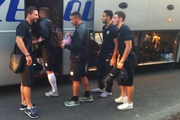 Les joueurs de l'équipe Paok Salonique sont arrivés lundi soir. Ils joueront contre l'EAG jeudi 2 octobre. 