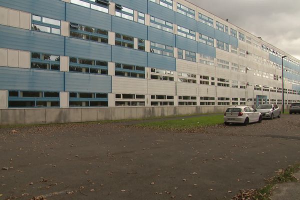 Le lycée Sévigné de Tourcoing, où une altercation violente entre une élève et une enseignante se serait produite le 7 octobre 2024.