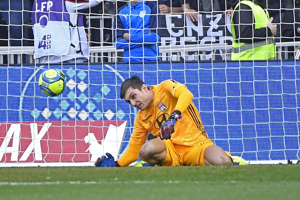 A Nice à l'Allianz Riviera 22eme journée de ligue 1 de football Nice - OL (2 février 2020)  ici, une erreur de Ciprian Tatarusanu qui entraîne le but du niçois Kasper Dolberg