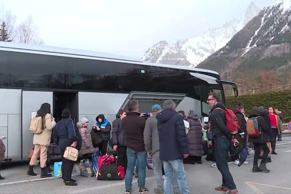 Une cinquantaine de réfugiés ukrainiens ont rejoint la France en car.