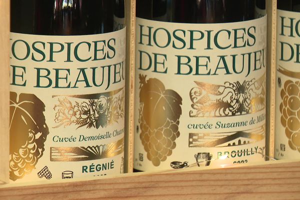 Vins des Hospices de Beaujeu : une vente aux enchères des vins du domaine, la 212e édition, a été organisée le 30 novembre 2024 au profit de l'hôpital.  (A consommer avec modération)