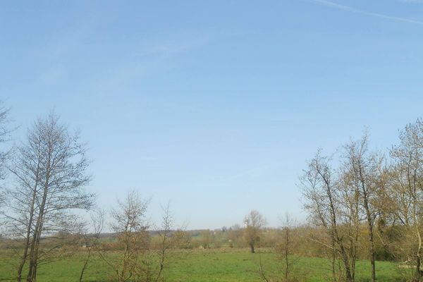 Ciel bleu hier en Avesnois comme partout dans la région