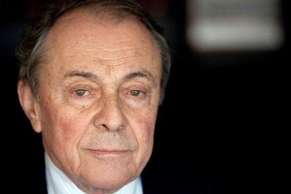 Socialiste réformiste, Michel Rocard a été Premier ministre de 1988 à 1991 de François Mitterrand, avant de diriger le PS en 1993 et 1994.
