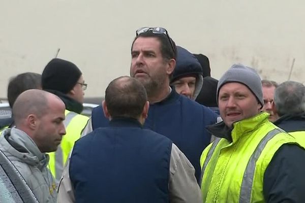 Les salariés de l'usine se sont mis en grève pour protester contre la fermeture du site.