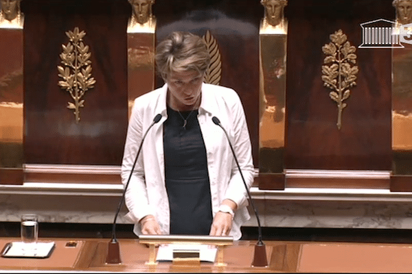 Isabelle Le Callennec, conseillère régionale, maire de Vitré et présidente de la Fédération LR d’ Ille-et-Vilaine, ici au perchoir de l'Assemblée Nationale.