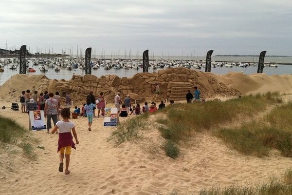 L'art précolombien sur la plage des Libraires à Pornichet