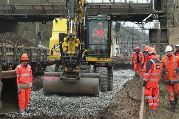 Le chantier doit se terminer dimanche à 16 heures