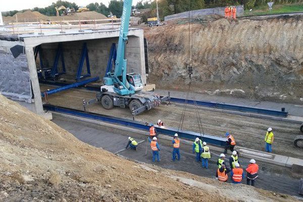 La jonction des deux parties du tunnel devrait avoir lieu à la mi-journée