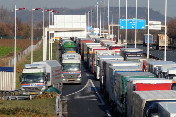 Image d'illustration. L’acheminement de marchandises est très perturbé, selon l'enquête de la CCi Hauts-de-France auprès de 2500 dirigeants.