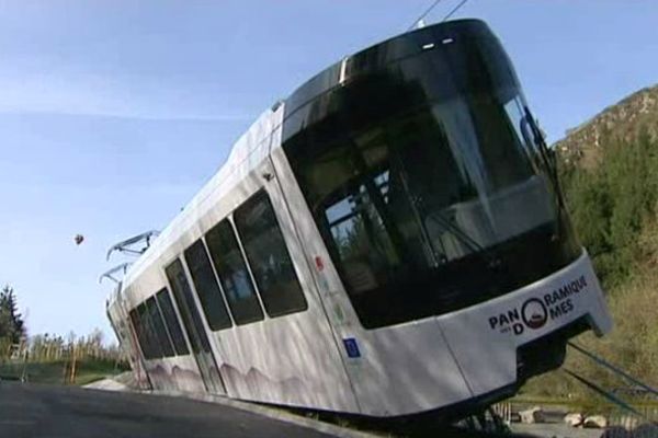 Le 28 octobre 2012, le train à crémaillère Panoramique des Dôme déraille et se couche sur le flanc. Le Bureau d’Enquêtes sur les Accidents de Transport Terrestre a rendu public son rapport. 