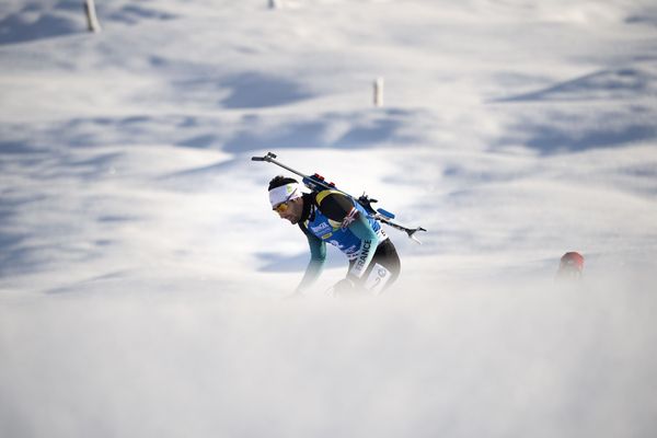 Le Norvégien Johannes Boe a conforté sa place de leader de la Coupe du monde de biathlon en remportant samedi la poursuite de Nove Mesto marquée par la folle remontée du Catalan Martin Fourcade, 5e après être parti en 43e position.