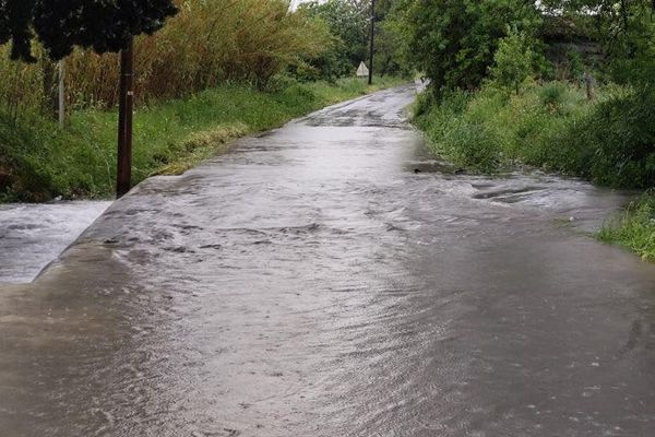 Plusieurs routes sont inondées sur la commune de Lattes dans l'Hérault - 02/205/2024.