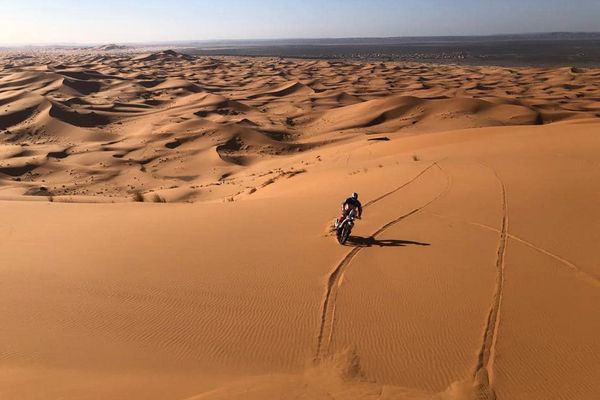 Patrice Carillon a déjà parcouru des milliers de kilomètres sur le sable en 13 Dakar