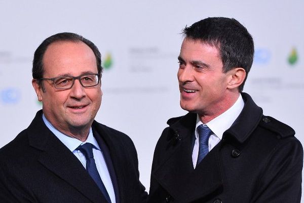 François Hollande et Manuel Valls lors de la COP21 en novembre 2015 à Paris