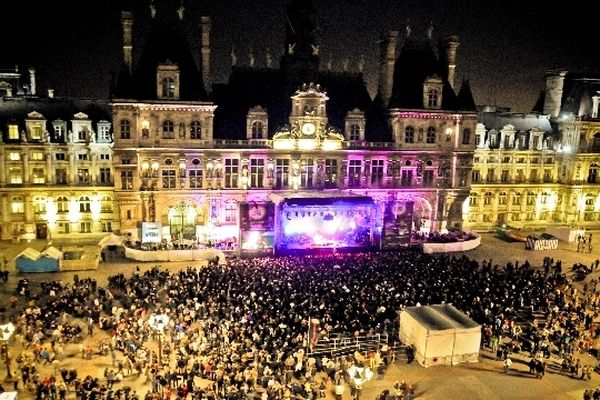 Le Fnac Live Festival rassemble les parisiens sur le parvis de l'Hôtel de Ville depuis déjà 6 ans.