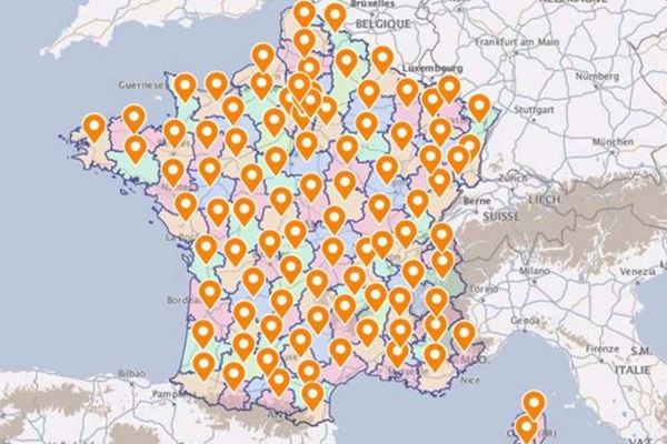 Carte des centres géographique des départements français