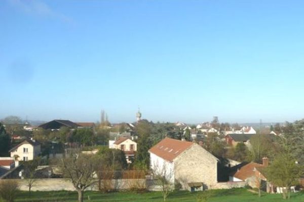 Le village de Jablines (77), célèbre pour sa base de loisir, cherche le prochain candidat à la mairie.