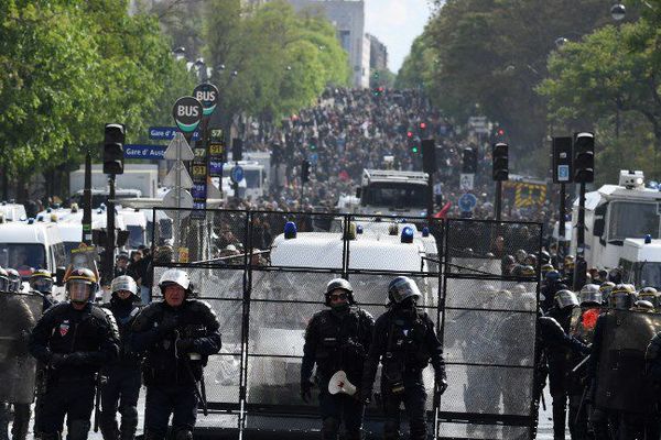 Des CRS lors des manifestations du 1er mai 2018 à Paris