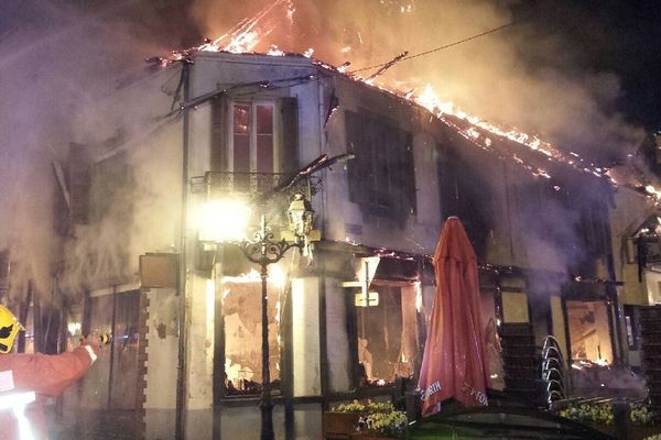 Le feu est parti de l'épicerie