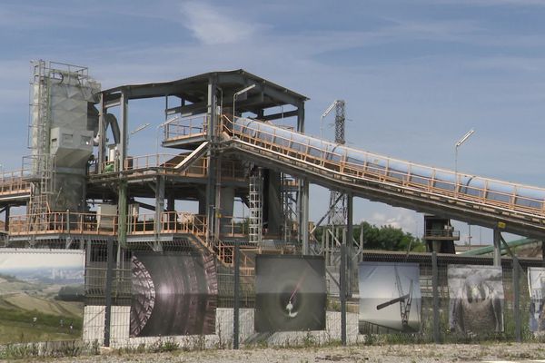 L'usine Lafarge de Saint-Pierre-la-Cour (Mayenne) est la plus grande cimenterie de France