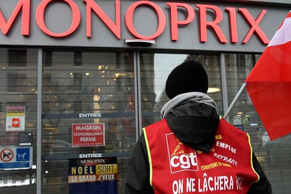 Un Tribunal Interdit Monoprix De Faire Travailler Ses Employes Apres 21 Heures