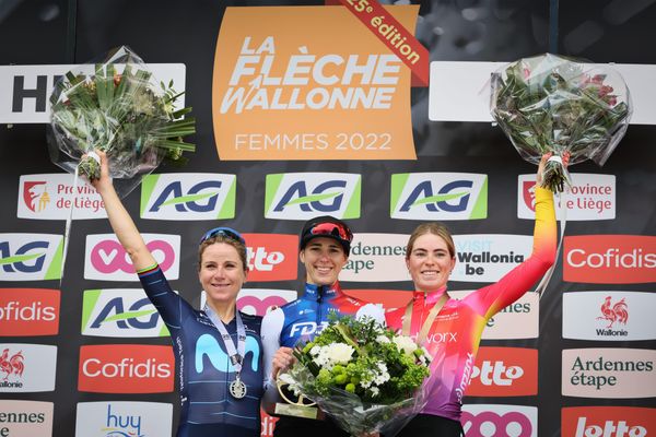 Marta Cavalli de la FDJ Nouvelle-Aquitaine Futuroscope s'impose dans la Flèche Wallonne.