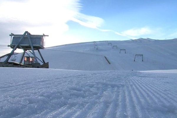 Le glacier des Deux Alpes garantit une neige naturelle à la station, hiver comme été. 