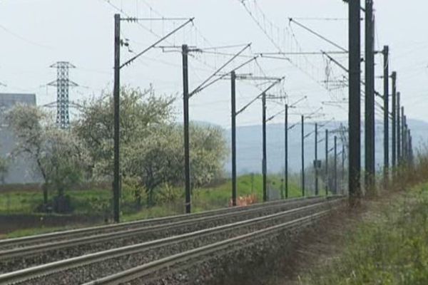 la ligne TER entre Dijon et Is-sur-Tille sera coupée entre le 14 et le 17 août 2014