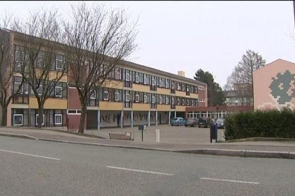 La directrice de l'école était en poste à Belfort depuis 2 ans.